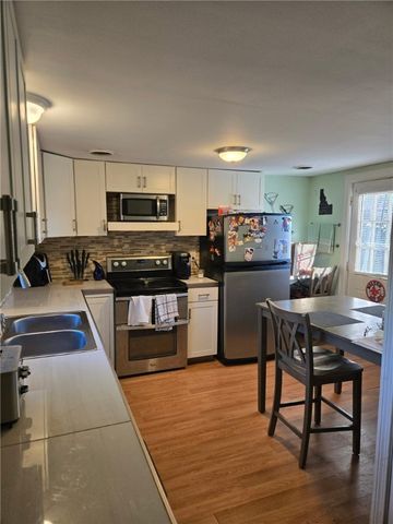 22 Idaho Street, Coventry, RI 02816