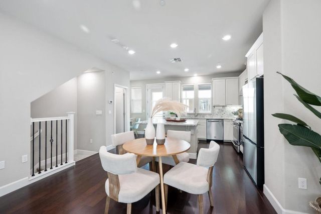 5977 Larkstone Loop, San Jose, CA 95123