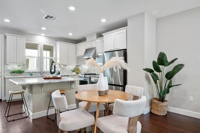 5977 Larkstone Loop, San Jose, CA 95123