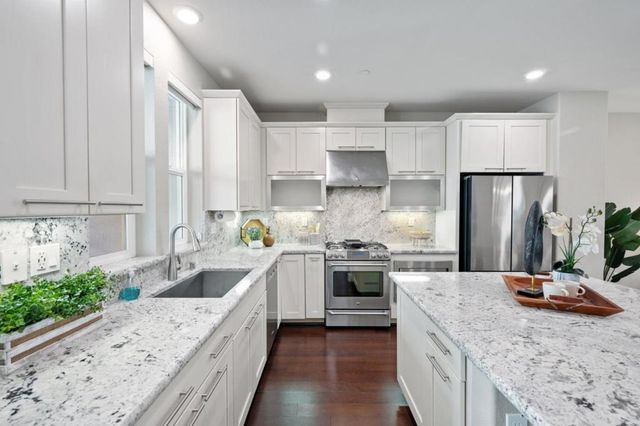 5977 Larkstone Loop, San Jose, CA 95123