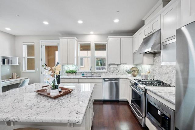 5977 Larkstone Loop, San Jose, CA 95123