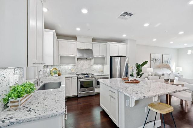 5977 Larkstone Loop, San Jose, CA 95123