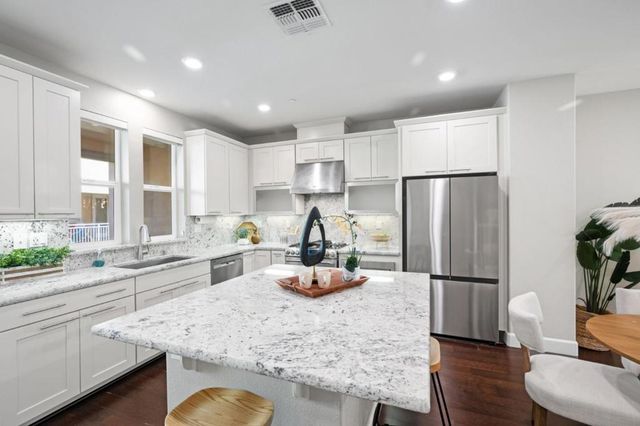 5977 Larkstone Loop, San Jose, CA 95123