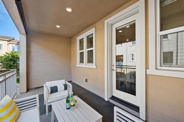 5977 Larkstone Loop, San Jose, CA 95123