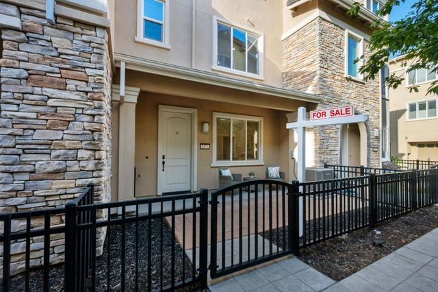 5977 Larkstone Loop, San Jose, CA 95123