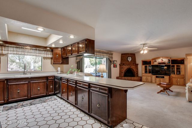 710 W Burton Drive, Tucson, AZ 85704