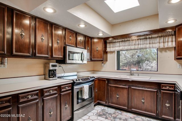 710 W Burton Drive, Tucson, AZ 85704