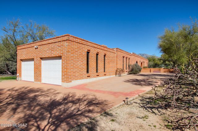 710 W Burton Drive, Tucson, AZ 85704