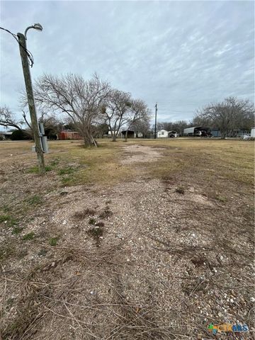 508 W Dallas Avenue, Seadrift, TX 77983