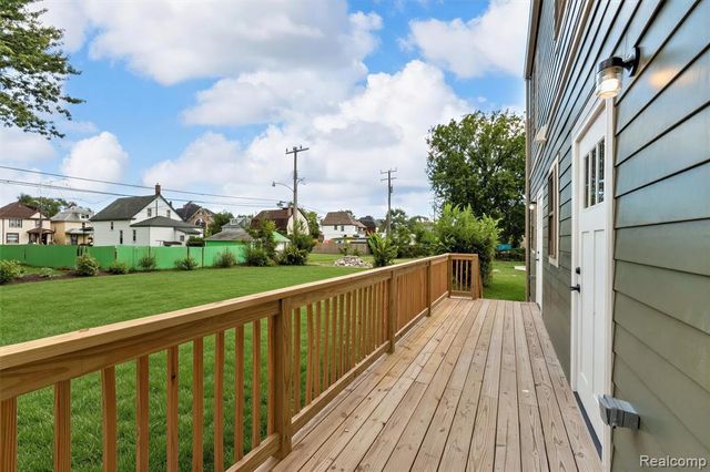 6174 16th Street, Detroit, MI 48208