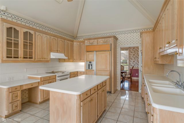 304 Tealwood Drive, Bossier City, LA 71111