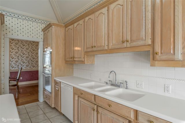 304 Tealwood Drive, Bossier City, LA 71111