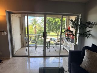 505 Spencer Dr 210, West Palm Beach, FL 33409