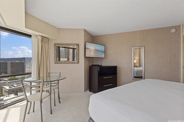 1088 Bishop Street 2204, Honolulu, HI 96813