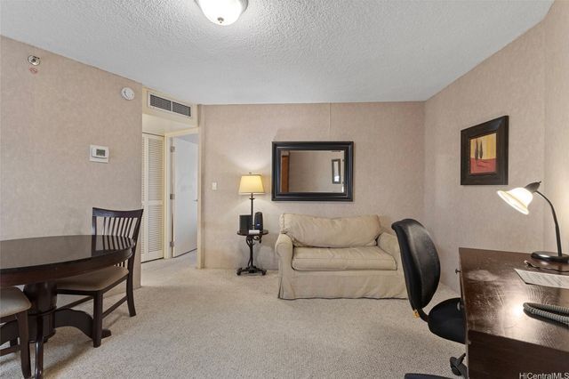 1088 Bishop Street 2204, Honolulu, HI 96813