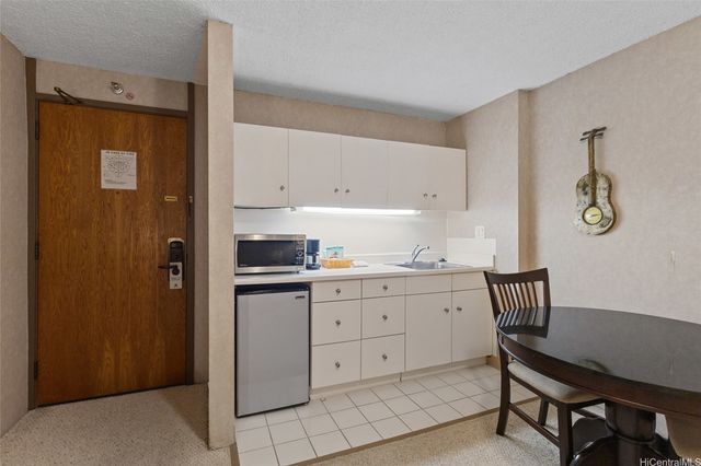 1088 Bishop Street 2204, Honolulu, HI 96813