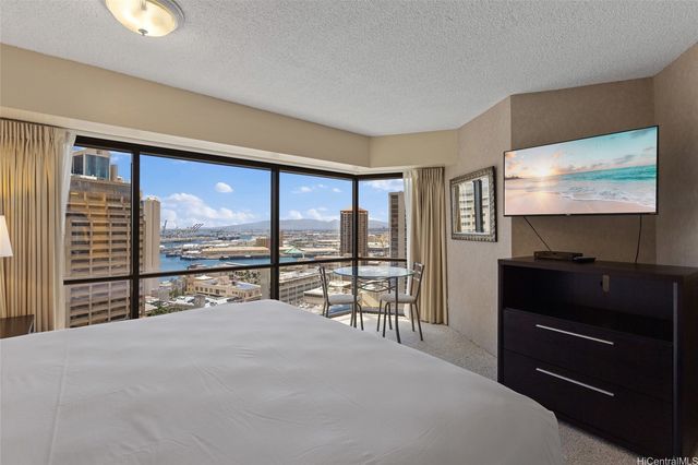 1088 Bishop Street 2204, Honolulu, HI 96813