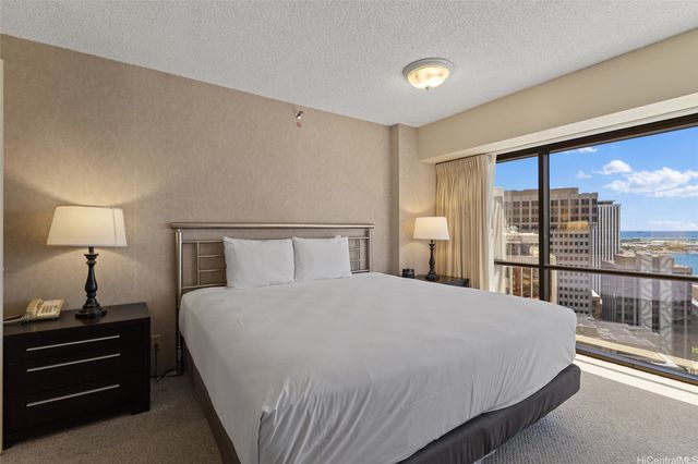 1088 Bishop Street 2204, Honolulu, HI 96813