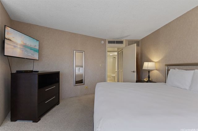 1088 Bishop Street 2204, Honolulu, HI 96813