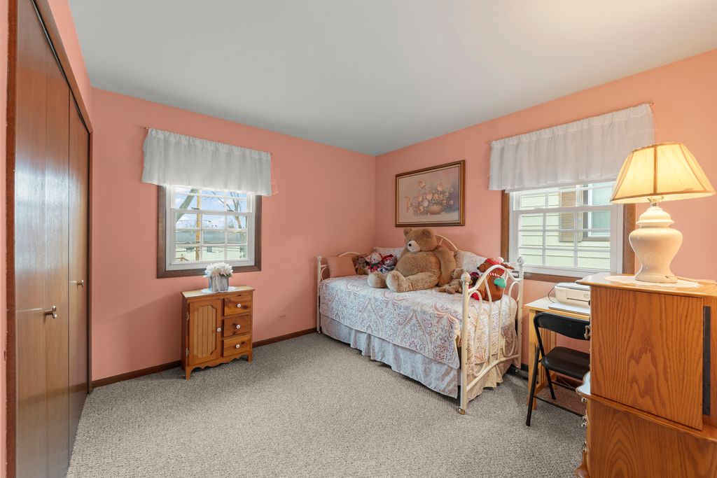 Image 11 of property listing at 15423 Orogrande Drive, Oak Forest, IL 60452
