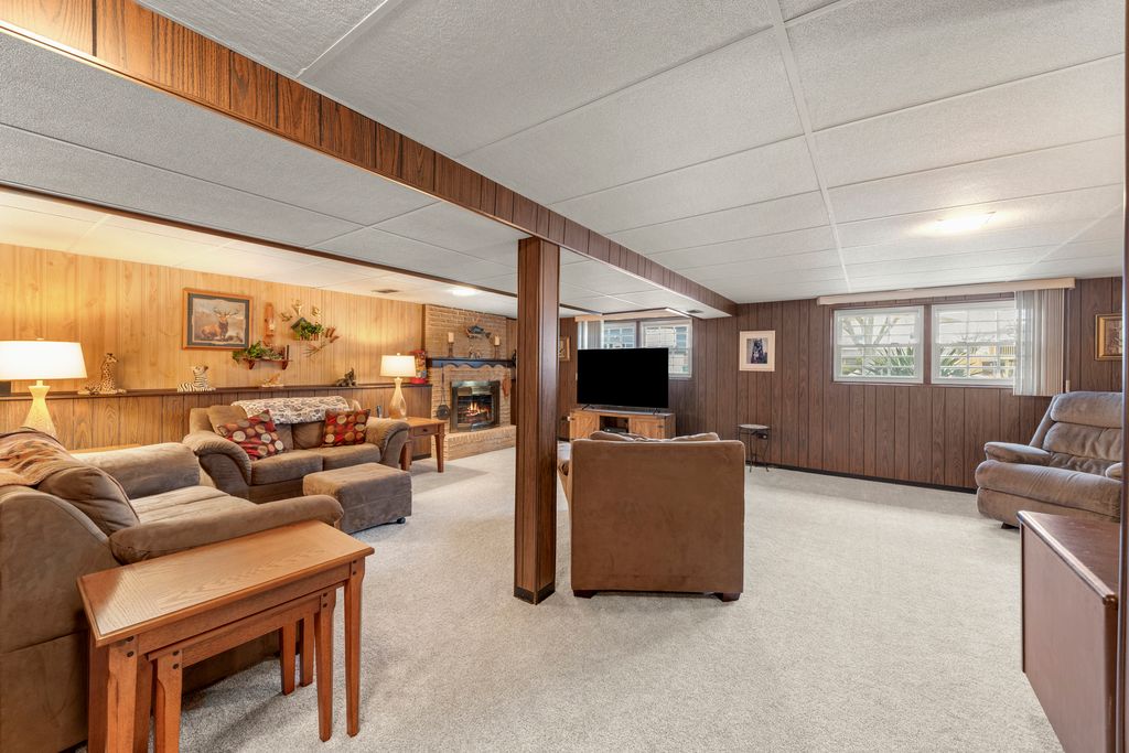 Image 15 of property listing at 15423 Orogrande Drive, Oak Forest, IL 60452
