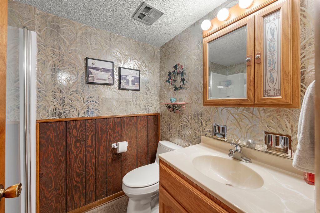 Image 18 of property listing at 15423 Orogrande Drive, Oak Forest, IL 60452