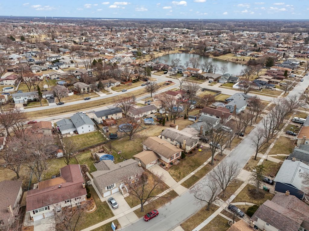 Image 25 of property listing at 15423 Orogrande Drive, Oak Forest, IL 60452