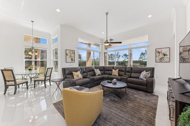 7733 Maywood Crest Drive, Palm Beach Gardens, FL 33412