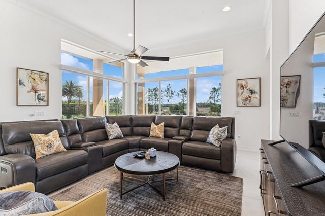 7733 Maywood Crest Drive, Palm Beach Gardens, FL 33412