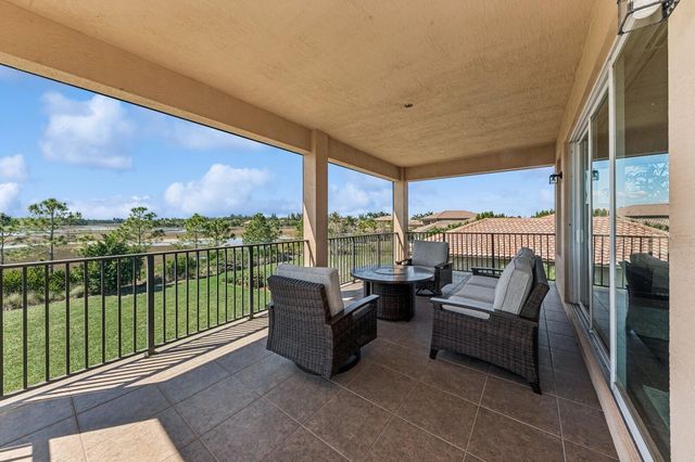 7733 Maywood Crest Drive, Palm Beach Gardens, FL 33412