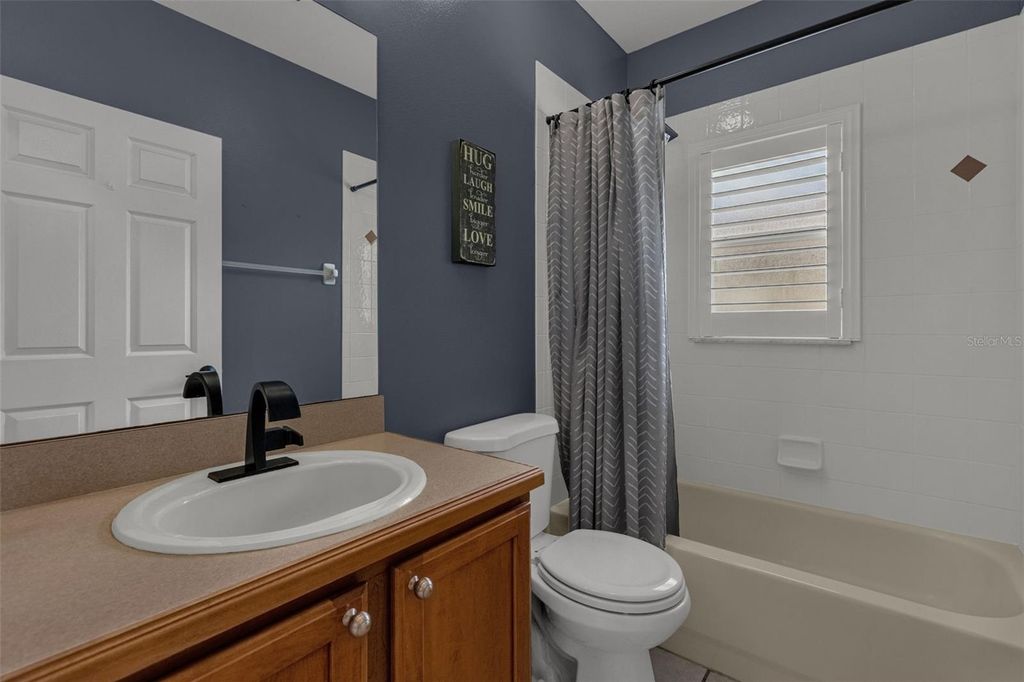 Image 21 of property listing at 1934 FAIRWAY LOOP, Kissimmee, FL 34746