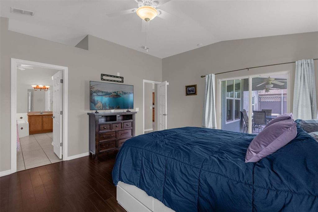 Image 25 of property listing at 1934 FAIRWAY LOOP, Kissimmee, FL 34746