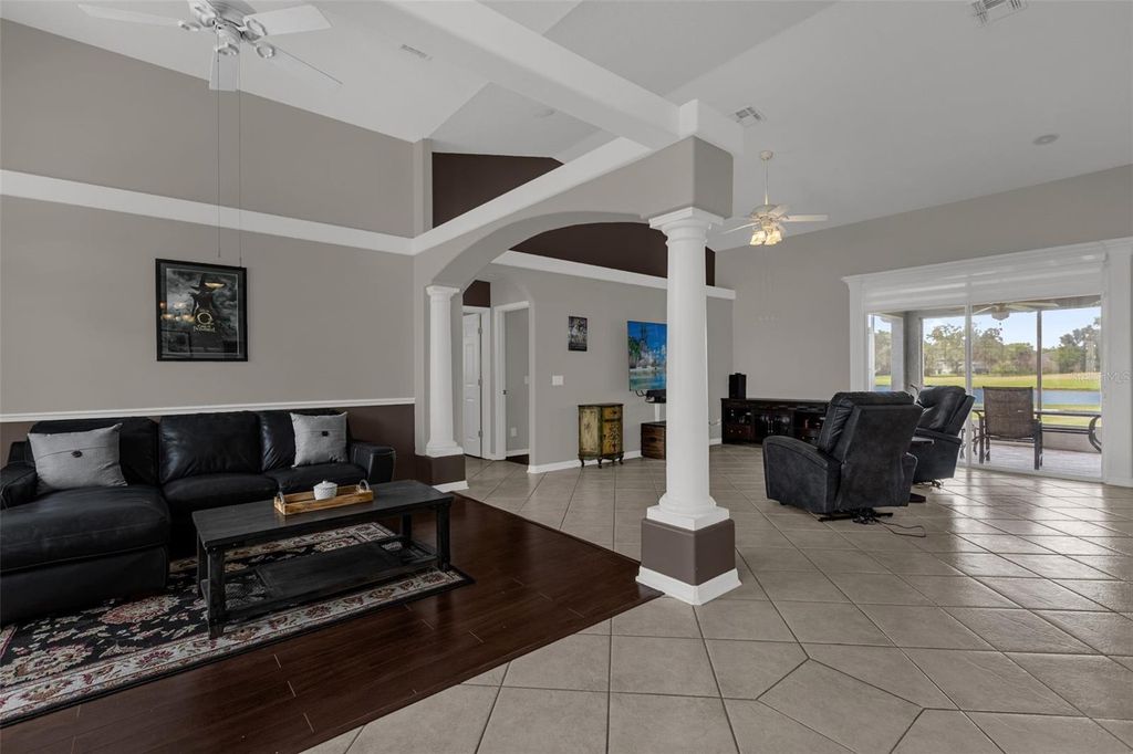Image 5 of property listing at 1934 FAIRWAY LOOP, Kissimmee, FL 34746