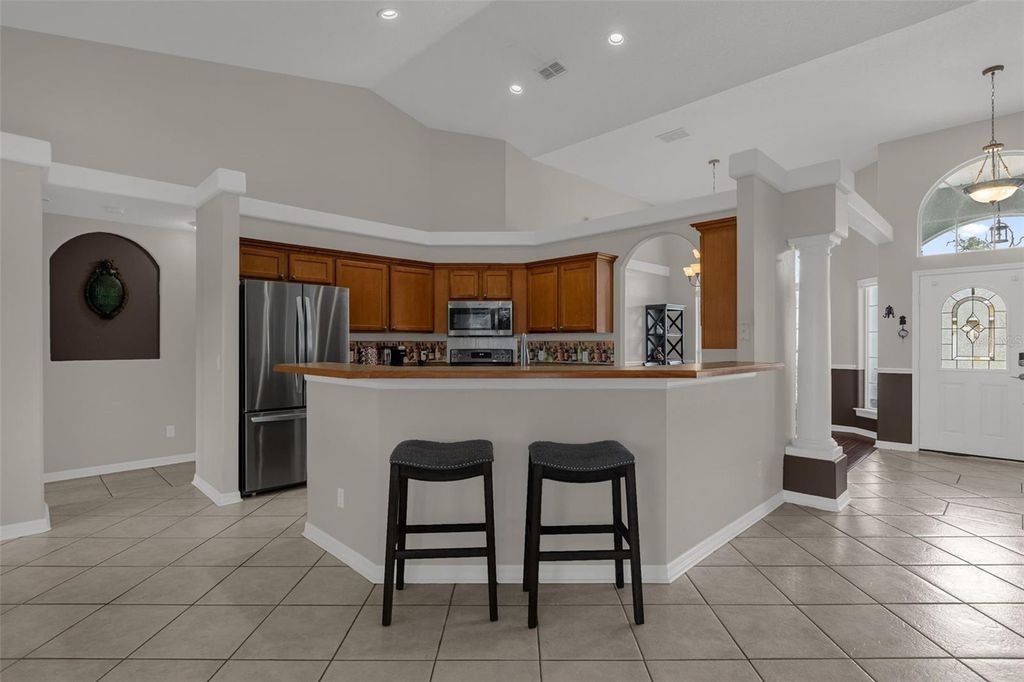 Image 10 of property listing at 1934 FAIRWAY LOOP, Kissimmee, FL 34746