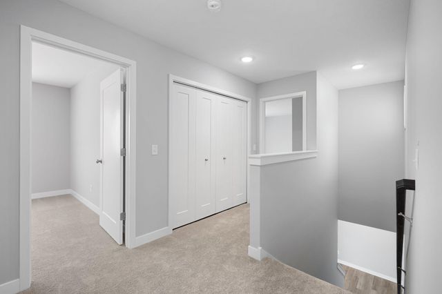 2181 Westpointe Drive, Hastings, MN 55033
