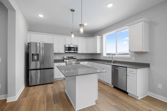2181 Westpointe Drive, Hastings, MN 55033