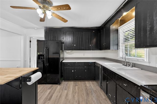10709 Lunswood Rd, Chester, VA 23831