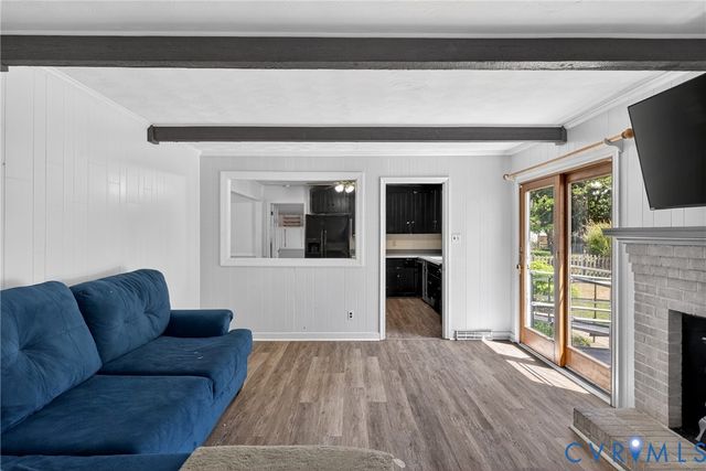 10709 Lunswood Rd, Chester, VA 23831