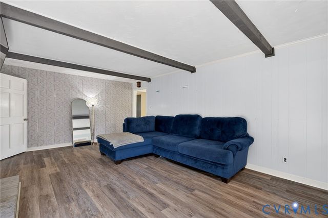 10709 Lunswood Rd, Chester, VA 23831