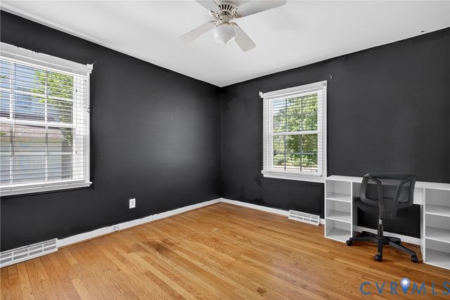 10709 Lunswood Rd, Chester, VA 23831