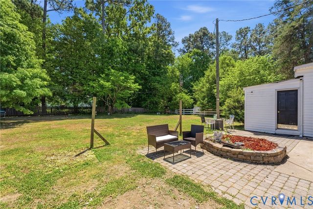 10709 Lunswood Rd, Chester, VA 23831