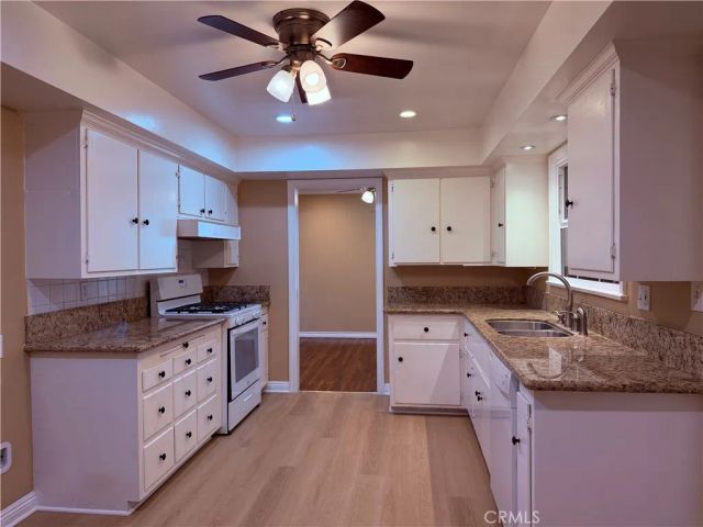 1447 S Valley Center, Glendora, CA 91740