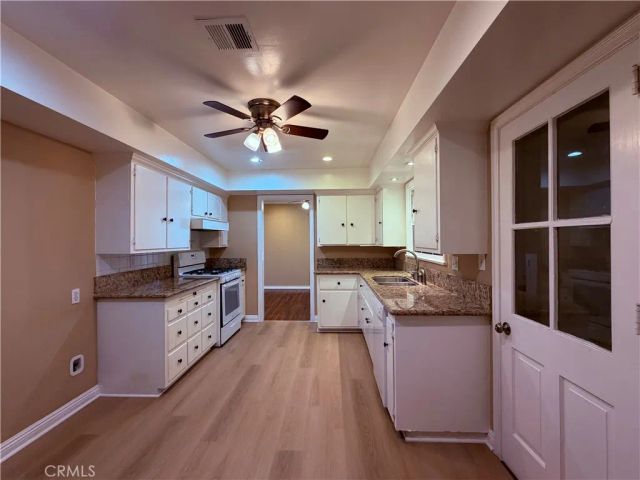 1447 S Valley Center, Glendora, CA 91740