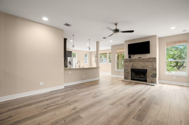 9808 Longhorn SKWY, Dripping Springs, TX 78620