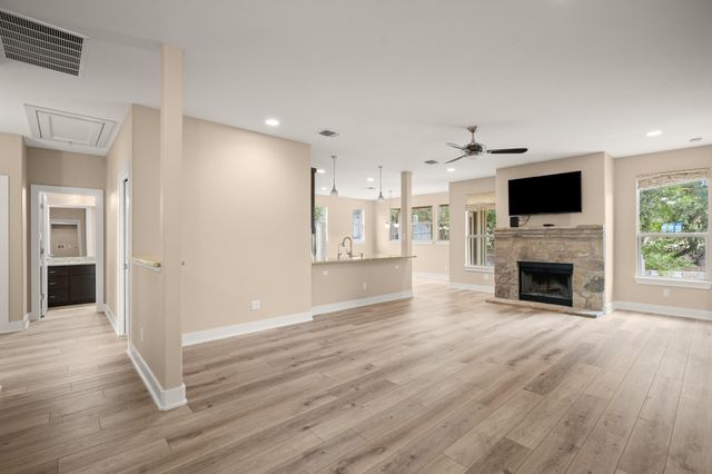 9808 Longhorn SKWY, Dripping Springs, TX 78620