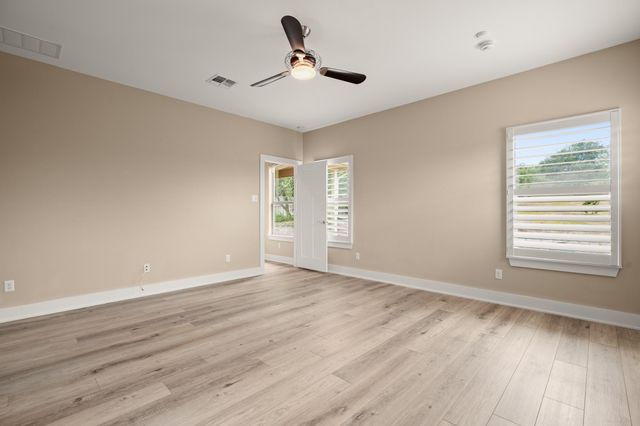 9808 Longhorn SKWY, Dripping Springs, TX 78620