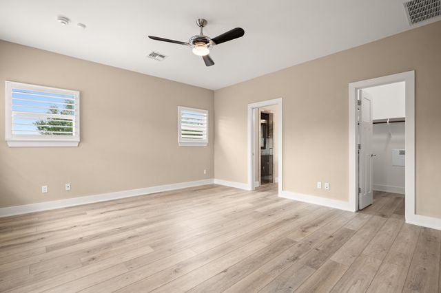 9808 Longhorn SKWY, Dripping Springs, TX 78620