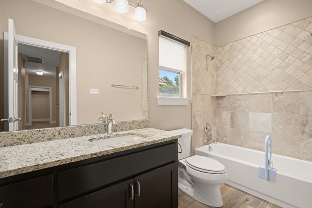 9808 Longhorn SKWY, Dripping Springs, TX 78620