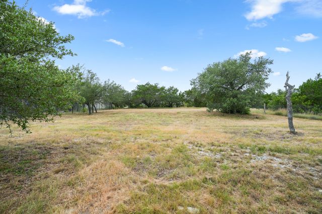 9808 Longhorn SKWY, Dripping Springs, TX 78620