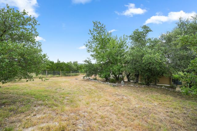 9808 Longhorn SKWY, Dripping Springs, TX 78620